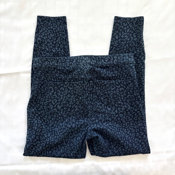 Spanx Blue Denim Leopard Jean-ish Legging Pants Women’s Size Large - Picture 5 of 7